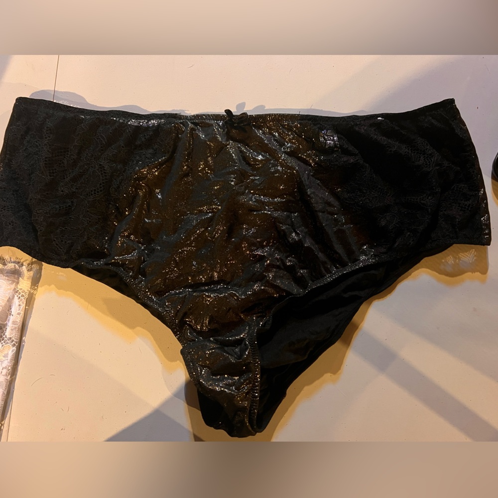 Size 26/28 cacique cheeky panties